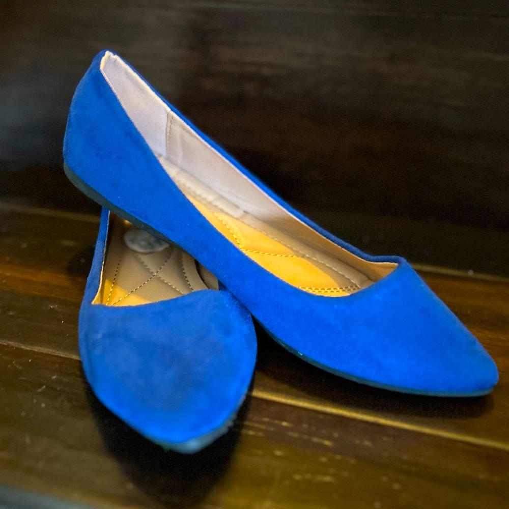 Bella Marie Suede ‘Gigi’ Soft Royal Blue Pointed Toe Flats 6.5